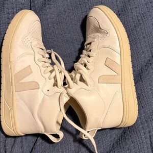 Veja White High-Top V-15 Sneakers 8.5 Women’s